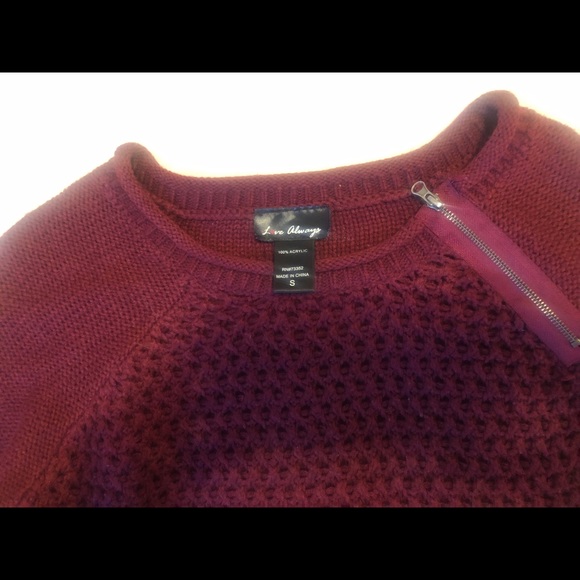 2 sweaters - Picture 5 of 5